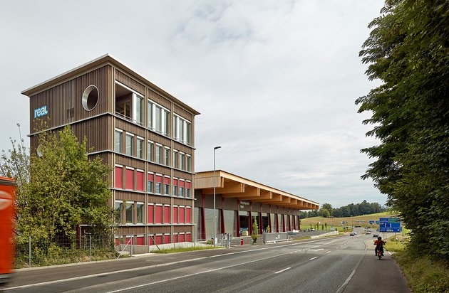 Debrunner Acifer AG: Neues Recyclingcenter Emmenbrücke nachhaltig gebaut