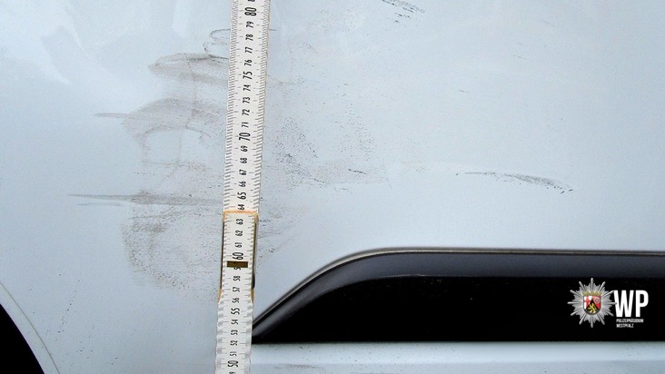 POL-PDKL: Nach Spiegel-Kollision ins Auto gespuckt