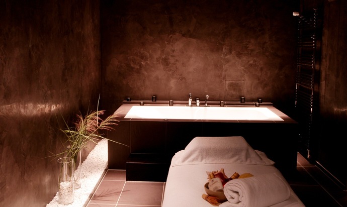 Neuer Ayurveda-Therapeut bei Aerni Bern: Valerio Tonet bringt ayurvedische Heilkunst mit moderner Leichtigkeit nach Bern