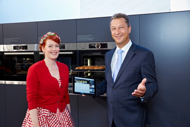 Einfach zum perfekten Ergebnis / Bosch stellt auf der IFA-Pressekonferenz neue Backofen-Reihe mit innovativen Features vor (FOTO)