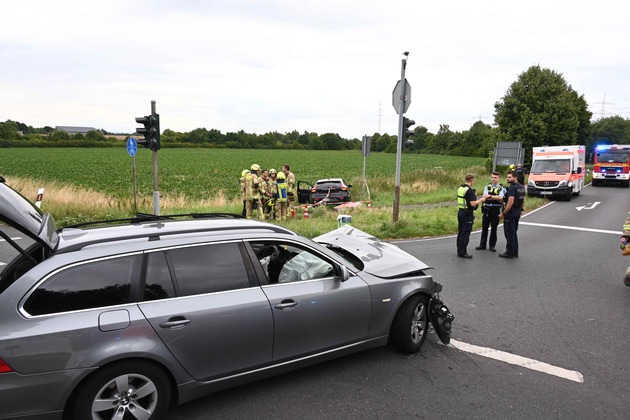 FW Pulheim: Pulheim-Stommeln - Kollision im Kreuzungsbereich