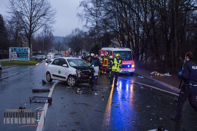 FW-MK: Verkehrsunfall auf der Schlesische Straße