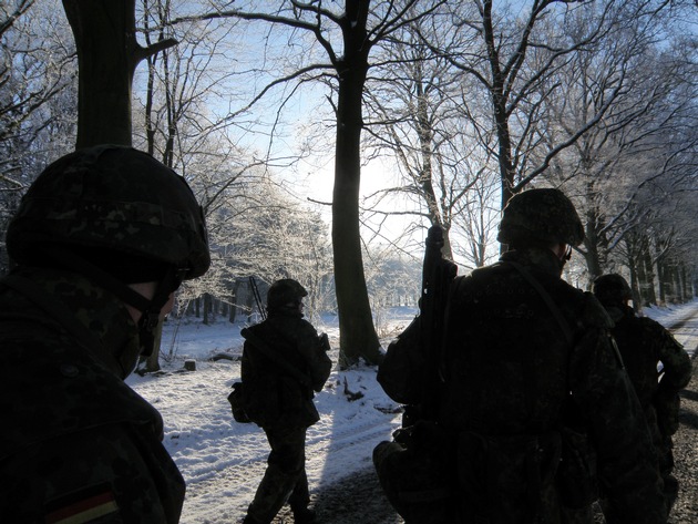 Deutsche Marine - Bilder der Woche: Bootsmannsanwärter der Marine im Schnee