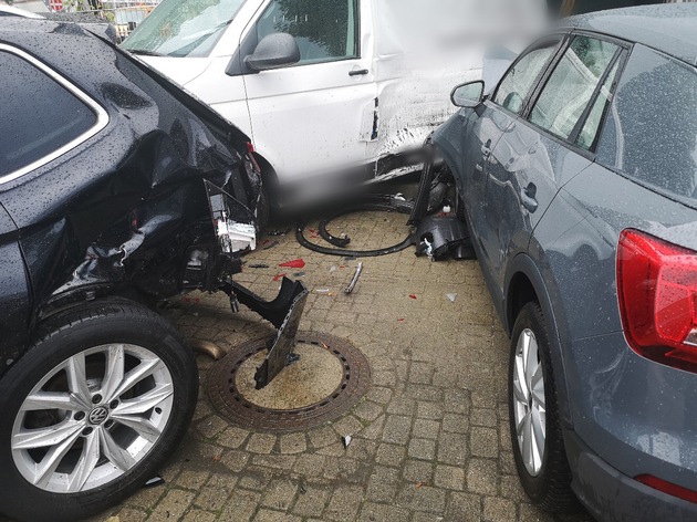 POL-ANK: Verkehrsunfall auf Autohausgelände mit zwei Verletzten und 95.000 Euro Schaden