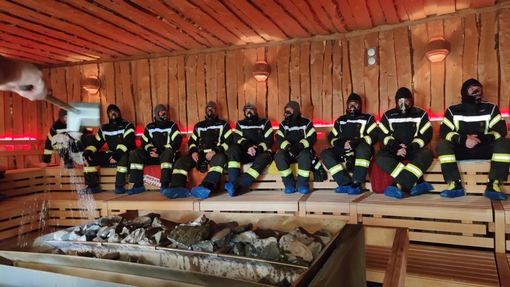 FW Celle: Feuerwehrausbildung in der Sauna