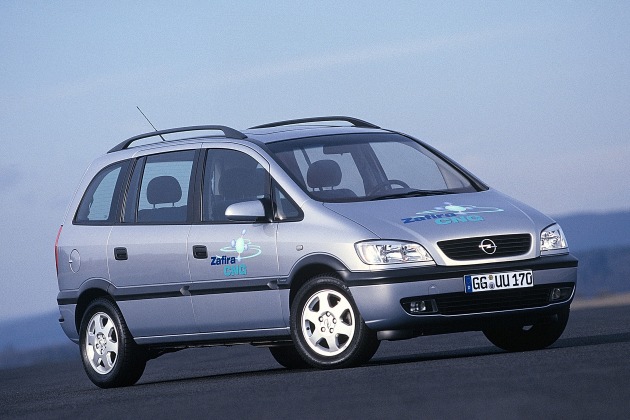 Opel Zafira 1.6 CNG gewinnt &quot;Flotten-Award 2002&quot; / Auszeichnung für den besonders wirtschaftlichen und umweltverträglichen Erdgas-Van
