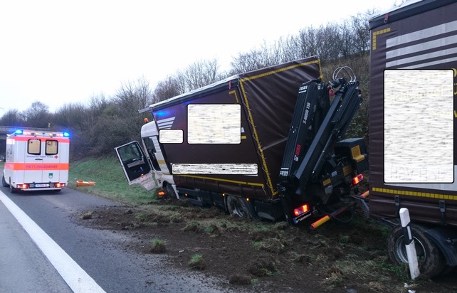 POL-VDKO: Verkehrsunfall mit Gliederzug