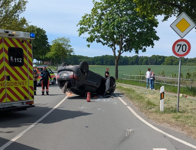 POL-STD: Mercedes in Buxtehude entwendet, Vorfahrt missachtet und Auto auf dem Dach gelandet