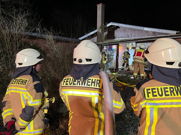 FW Rheurdt: Feuerwehr Rheurdt verhindert bei Brand am Landwehrweg Schlimmeres