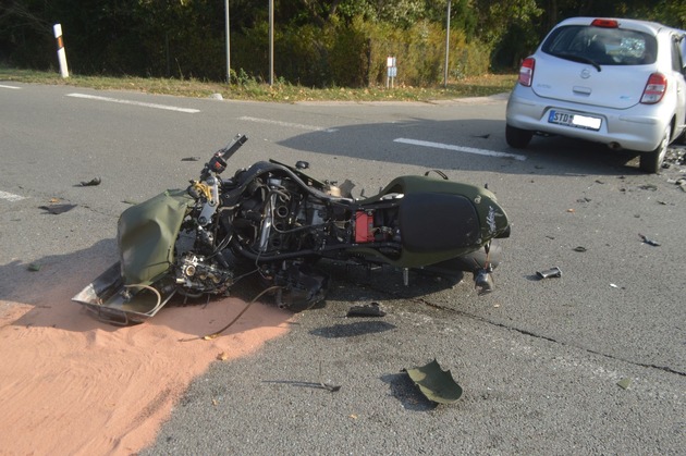 POL-STD: 52-jähriger Motorradfahrer bei Verkehrsunfall in Buxtehude auf der Bundesstraße 73 tödlich verletzt