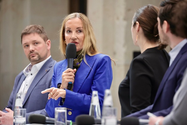 Deutscher F&uuml;hrungskr&auml;ftetag 2026: F&uuml;hrungskr&auml;fte fordern politische Weichenstellungen f&uuml;r eine zukunftsorientierte Arbeitswelt