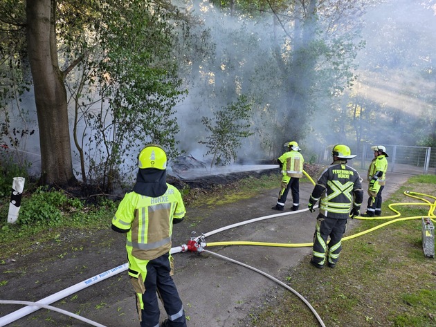 FW H&uuml;nxe: Brand in einem Waldst&uuml;ck
