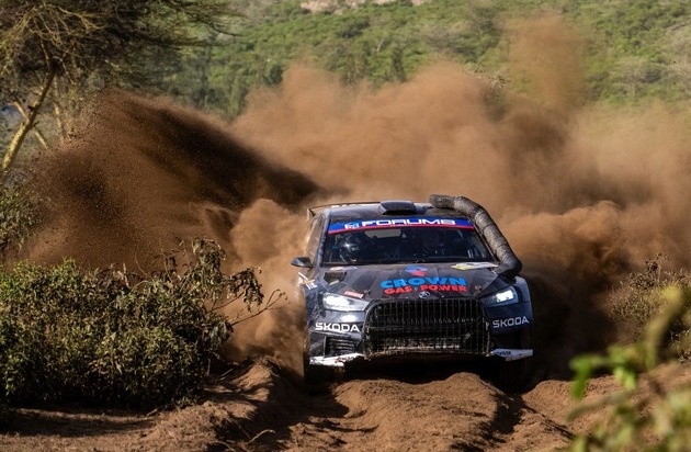 Safari-Rally Kenia: Škoda Crews holen beim härtesten WM-Lauf des Jahres Sieg und Platz drei