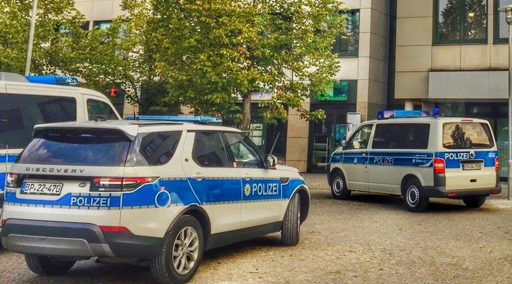 BPOL Halle: Bundespolizei führt erneuten Schlag gegen Schleusungskriminalität - Durchsuchung von über 60 Objekten in Sachsen-Anhalt, Niedersachsen, Nordrhein-Westfalen, Berlin und Sachsen