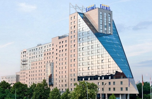 Estrel Berlin: Estrel Berlin ist umsatzstärkstes Hotel / Deutschlands größtes Hotel erzielt mit 70,6 Mio. Euro Rekordumsatz und führt das Ranking der umsatzstärksten Einzelhotels an