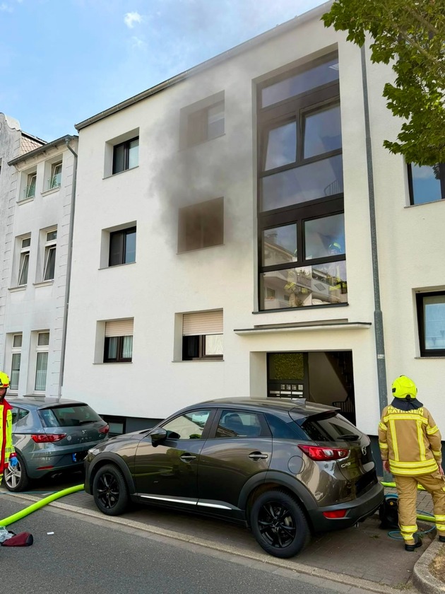 FW Ratingen: Wohnungsbrand auf der Duisburger Straße