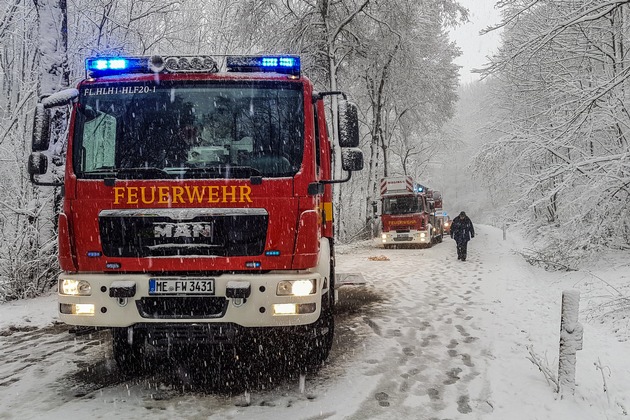 FW-Heiligenhaus: 710-Stunden-Einsatz nach Schneefall (Meldung 28/2017)