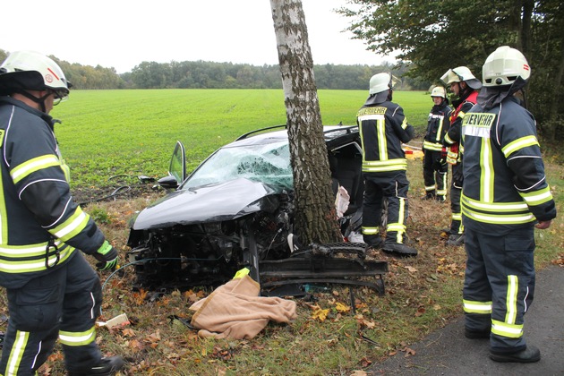 FW-ROW: Schwerer Verkehrsunfall auf der K119 - Fahrer schwer verletzt