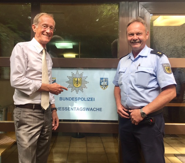 BPOL-KS: Staatsminister Wintermeyer besucht Hessentagswache der Bundespolizei