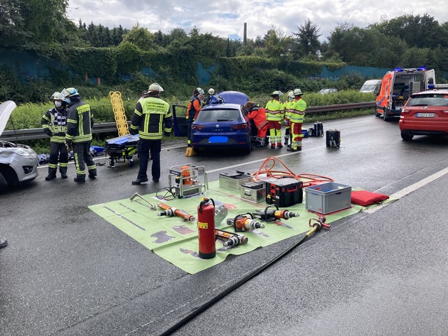 FW-EN: Verkehrsunfall auf der Autobahn 1