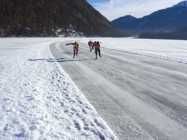 Int. Eisschnelllaufmarathon mit 200 km-Mammut-Distanz in Reutte/Tirol (mit Bild)