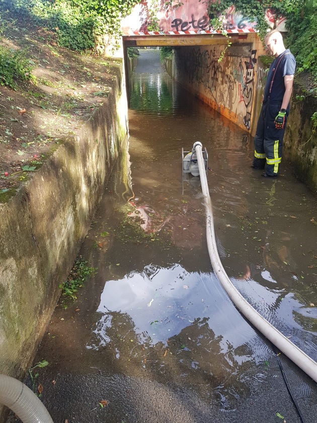 Feuerwehr MTK: Unwetterlage fordert Feuerwehren in Hattersheim am Main - 18 Einsatzstellen in rund vier Stunden