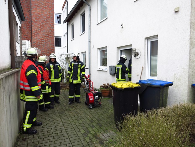 FW-WRN: Feuer_3 - Brennt im Sicherungskasten