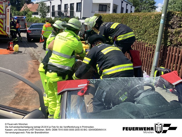 FW-M: Schweres Ger&auml;t zur schonenden Rettung (Aubing)
