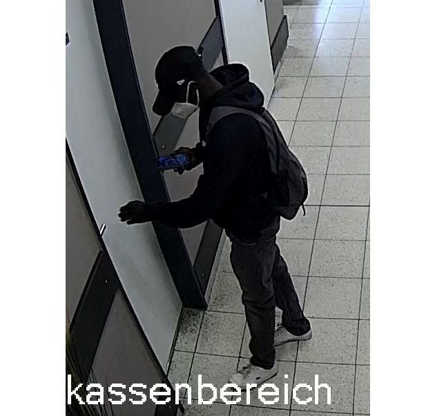 POL-VER: ++Polizei bittet um Mithilfe - Öffentlichkeitsfahndung nach schwerem Raub++