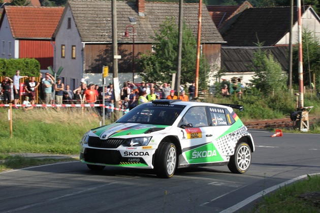 Saisonhöhepunkt für SKODA AUTO Deutschland: Kreim/Christian wollen bei WM-Rallye in der Heimat glänzen (FOTO)