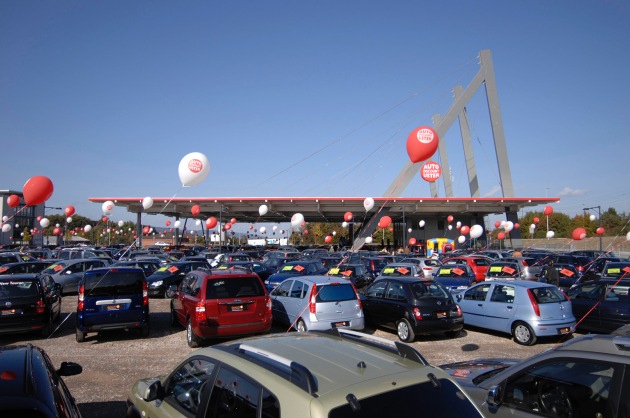 Tausende feiern Eröffnung - Einweihung des neuen Autocenters fast ein Volksfest