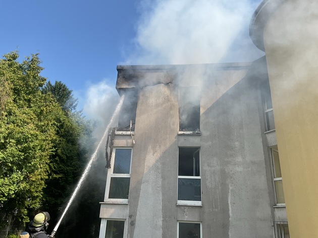 FW-DO: Wohnungsbrand in Lütgendortmund - Bewohner in Spezialklinik transportiert