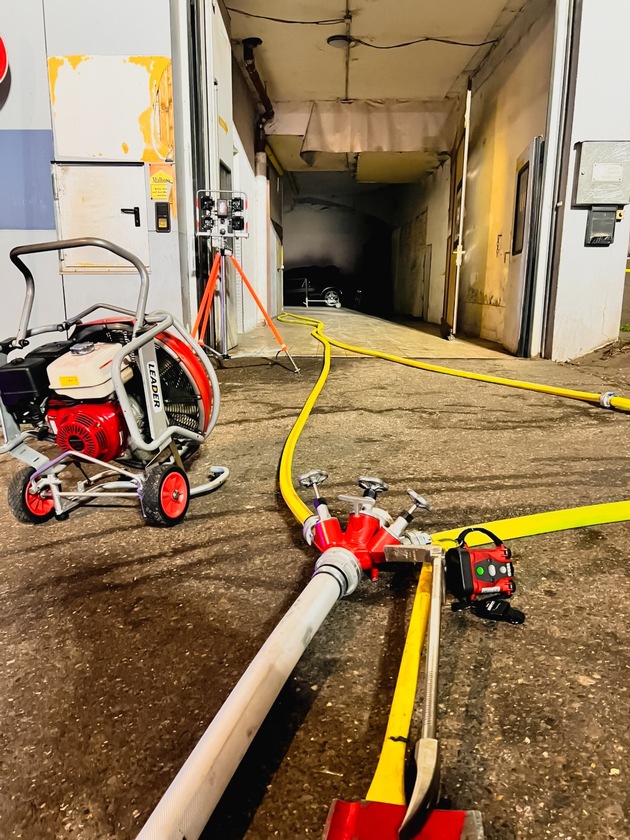 FW Pforzheim: Brand in einer Lackiererei