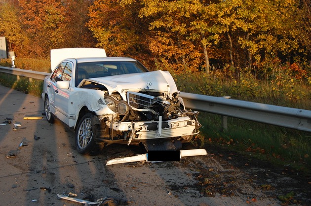 POL-PDKL: A6/Enkenbach-Alsenborn,zwei Schwerverletzte nach Frontalzusammenstoß