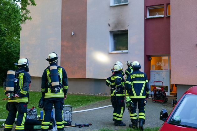 FW-DO: Wohnungsbrand mit zwei Verletzten in Neuasseln