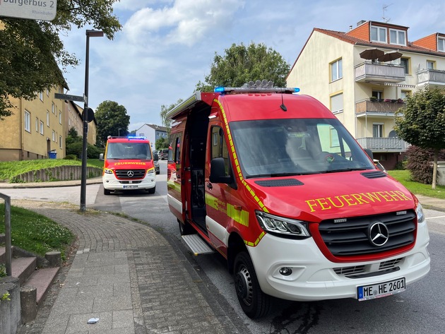 FW-Heiligenhaus: Feuerwehr rettet mehrere Tiere bei Wohnungsbrand