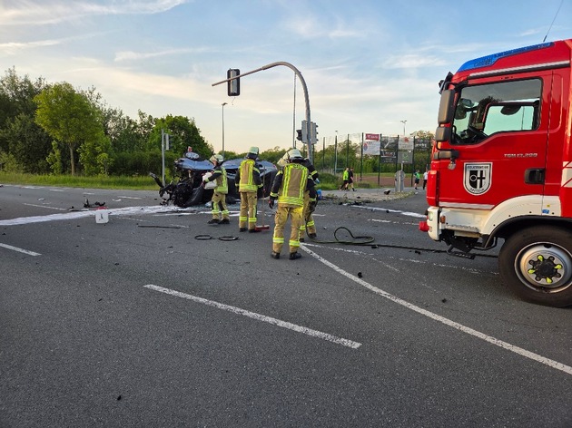 FW Datteln: schwerer Verkehrsunfall auf dem Landwehrring fordert eine verletzte Person