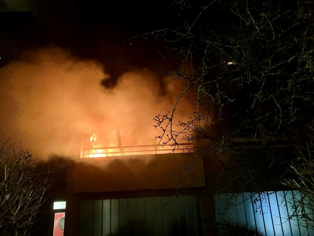 FW-F: Brand in Seniorenwohnanlage fordert mehrere Verletzte