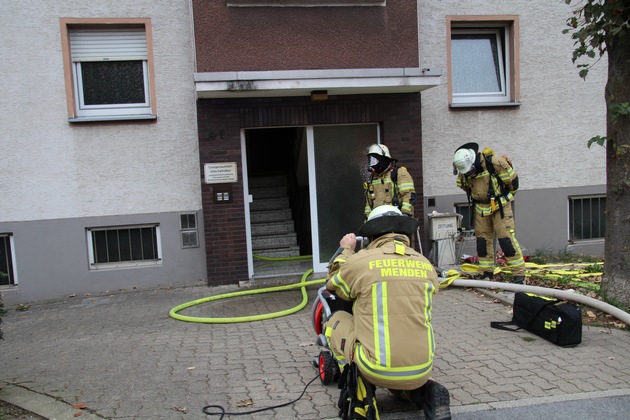 FW Menden: Küchenbrand in der Bischof-Henninghaus-Straße