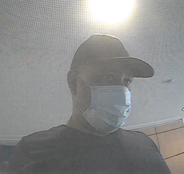 POL-CE: Wathlingen - Fahndung mit Bildern aus Überwachungskamera +++ Polizei sucht unbekannten Geldabheber