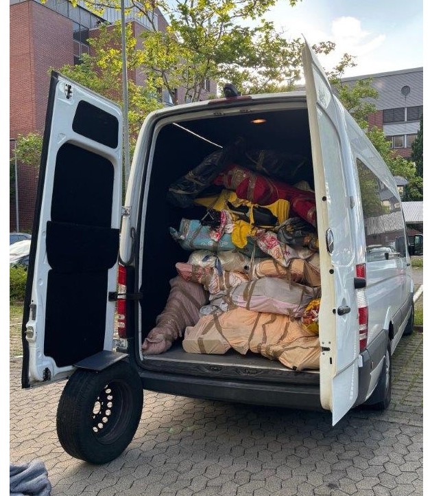 POL-GÖ: (207/2025) Erfolg im Kampf gegen Fahrraddiebe: Polizei entdeckt vierzehn gestohlene E-Bikes in ausländischem Mercedes-Sprinter, Fahrer in U-Haft, Fahrzeug beschlagnahmt, Ermittlungen dauern an