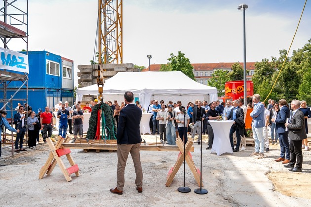 Das Wohnprojekt „Herthas Duett“ nimmt Gestalt an: BPD feierte Richtfest in Berlin-Pankow