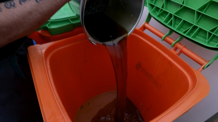 Die Altfett-Mafia: Kriminelle stehlen bundesweit altes Speisefett im Millionenwert / Recherche des Saarländischen Rundfunks beleuchtet Geschäft mit ungewöhnlichem Diebesgut