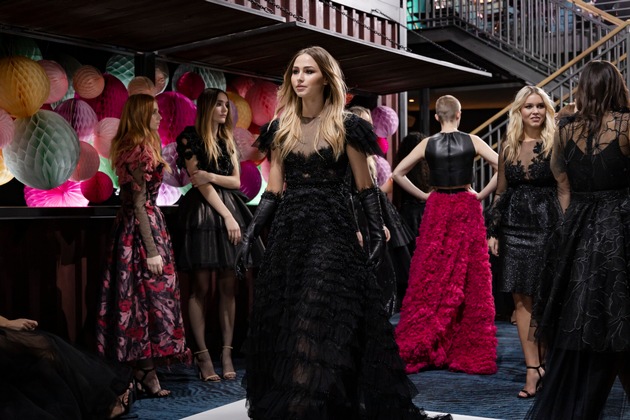 &quot;Ich bin ein Träumemacher.&quot; Die #GNTM-Models laufen am Donnerstag vor Heidi Klum und Designer-Legende Manfred Thierry Mugler ihre erste Fashionshow