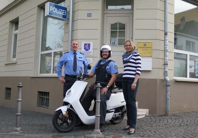 POL-WE: Polizist vor Ort - Ganz modern auf zwei Rädern unterwegs