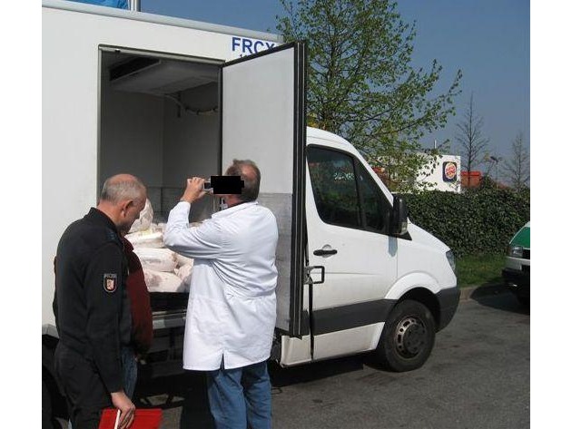POL-SE: Tornesch - Lebensmittelkontrolle - 2 Tonnen Fleisch mussten zurück