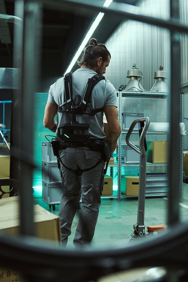 Neues Exoskelett von ‚SUITX by Ottobock‘ startet in Serie