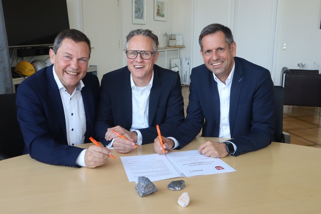 Land Niedersachsen und Glasfaser Nordwest unterschreiben Kooperation