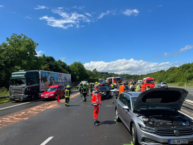 FW Sankt Augustin: Verkehrsunfall mit drei Verletzten auf Autobahn A3