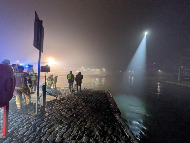 FW-KLE: Vermisste Person im Spoykanal gesucht